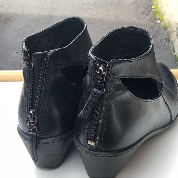 Dansko Bonita Black Leather Booties Boots Shoes Cut Out Zip Back EUR 39 US 8.5 - Picture 9 of 12